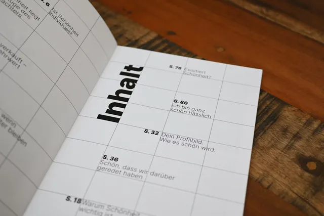 Dezeen logo
